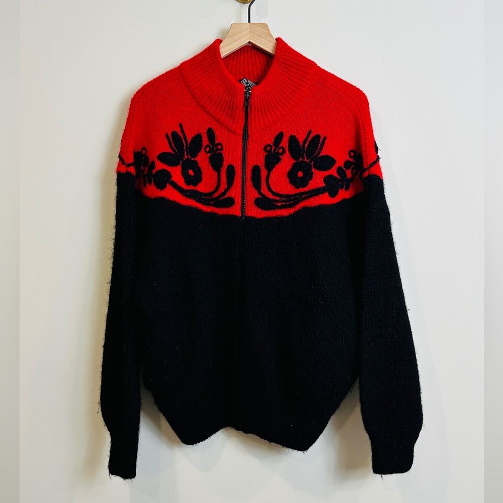 L.B. Diffusion Vintage Red & Black Floral Knit Zip Sweater Size M